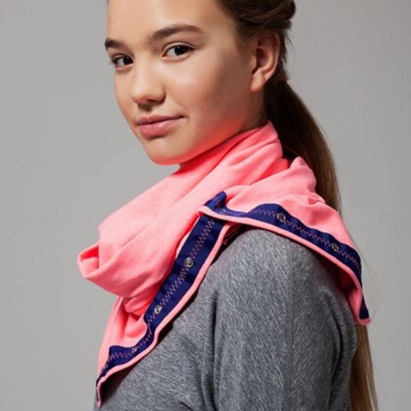 2/$20 Ivivva Scarf - Picture 1 of 13
